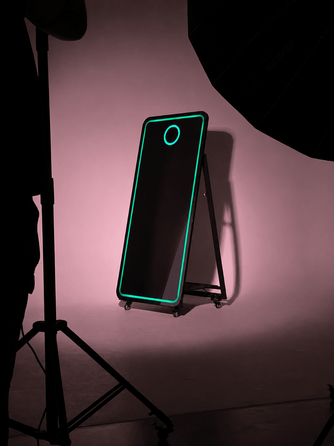 SnapPix luxury mirror photo booth